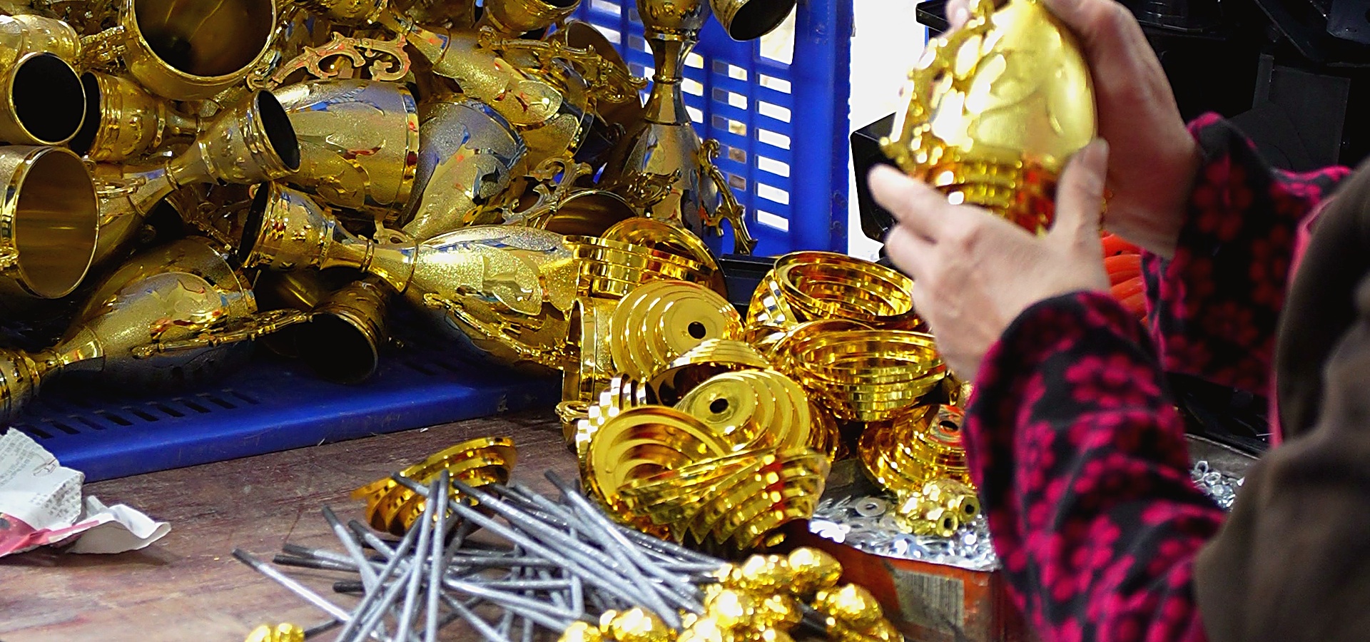 JinZun Trophy factory workshop